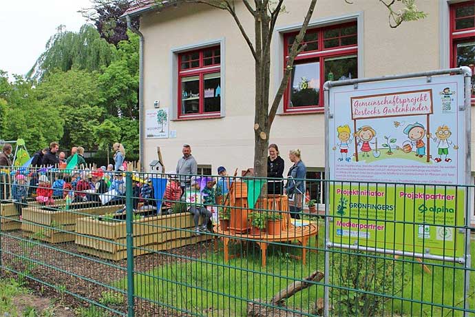 Schulgarten an Kita Wiedenhoff übergeben